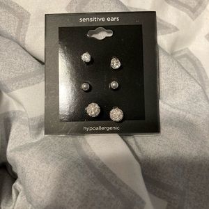 New 3 stud earrings